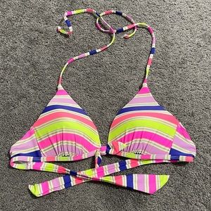 Women’s bathing suit top size M!